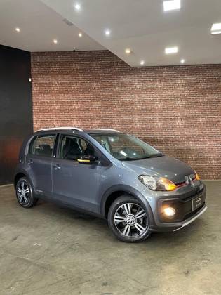 VOLKSWAGEN UP 1.0 170 TSI TOTAL FLEX XTREME 4P MANUAL